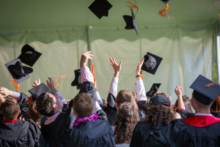 J’ai fait mes études à l’étranger : mon diplôme est-il reconnu en France ?